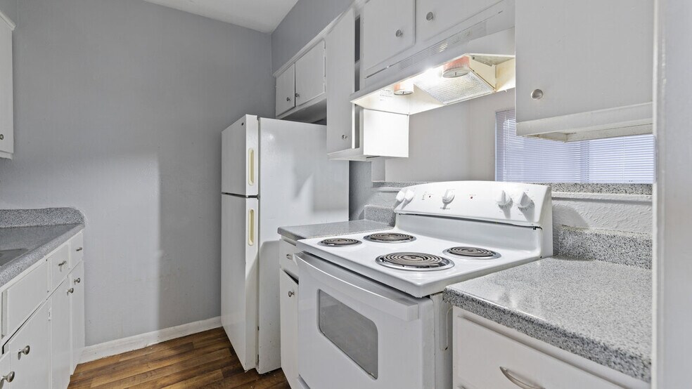 More Photos Of 911 W Wheatland Rd, Dallas Apartments For Sale