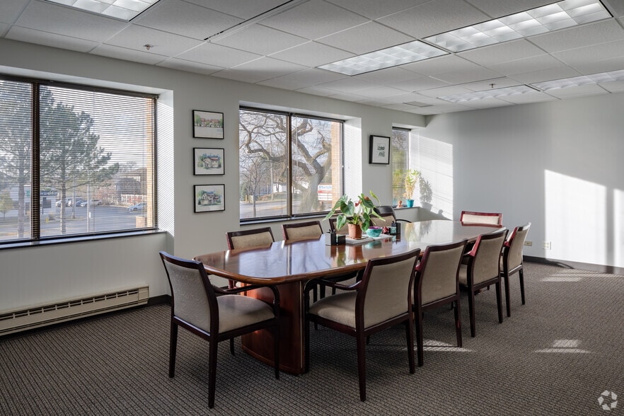 More Photos Of 191 Waukegan Rd, Northfield Medical For Lease