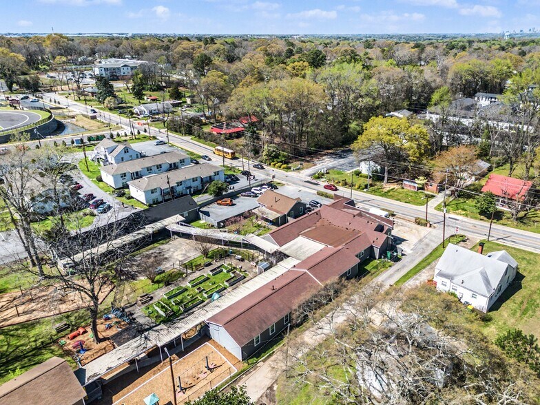 More Photos Of 983 Forest Ave, Forest Park Daycare Center For Sale