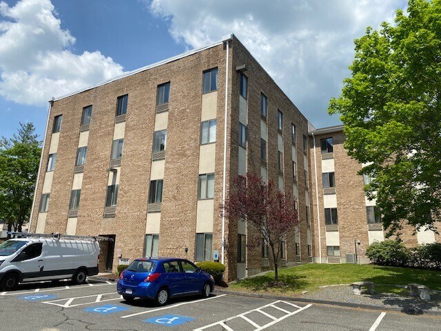 More Photos Of 221 Boston Post Rd E, Marlborough Office For Lease