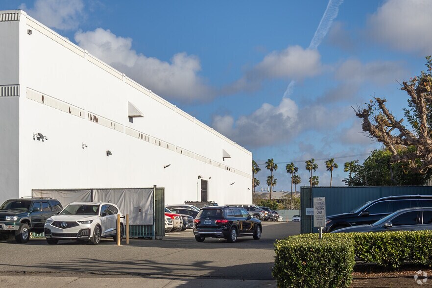 More Photos Of 17352 Armstrong Ave, Irvine Warehouse For Sale