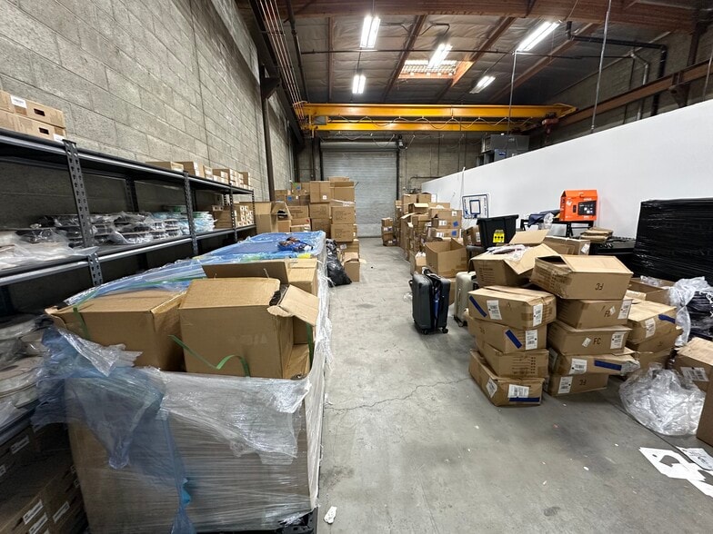 More Photos Of 11316 Goss St, Sun Valley Manufacturing For Lease