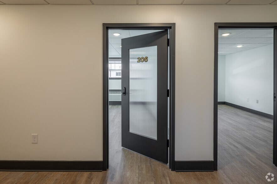 More Photos Of 4007 Delaware Ave, Nashville Office For Lease