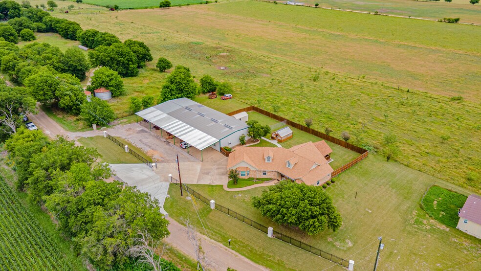 More Photos Of 414 County Road 437, Eddy Service For Sale