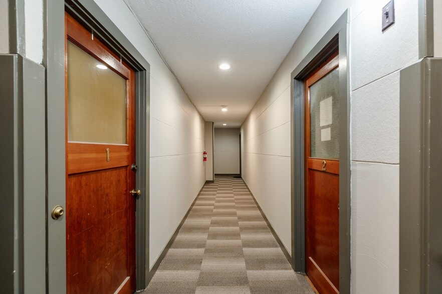 More Photos Of 4926-4940 N Lombard St, Portland Storefront Retail Residential For Lease