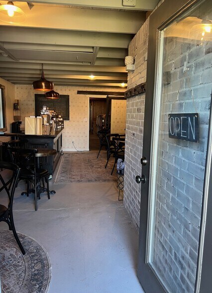 More Photos Of 258 N Kutch St, Carlton Storefront For Lease