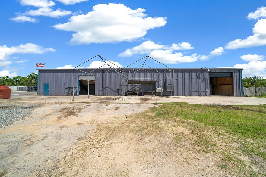 More Photos Of 9732 SE US Highway 441, Belleview Warehouse For Lease