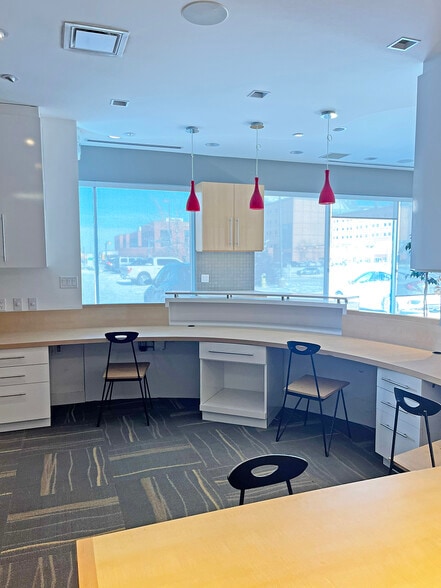 More Photos Of 3383 26th Ave NE, Calgary Unknown For Lease