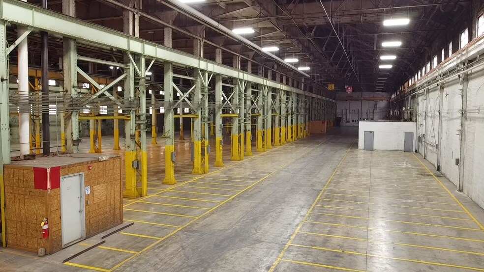 More Photos Of 617 W Center St, Marion Warehouse For Sale