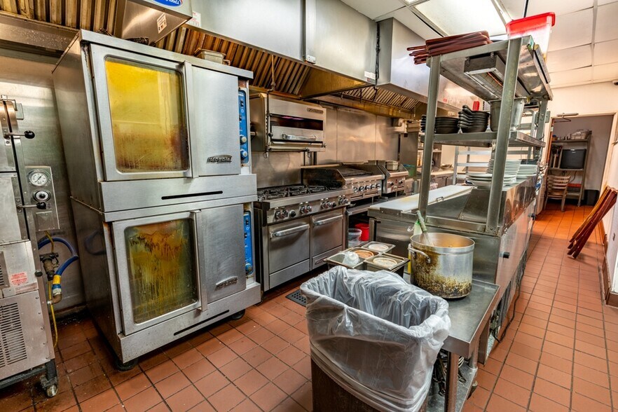 More Photos Of 30 S La Grange Rd, La Grange Restaurant For Sale
