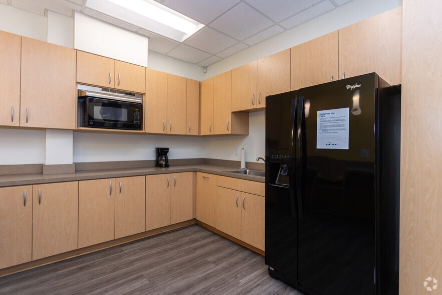 More Photos Of 4530 Park Rd, Charlotte Office For Lease