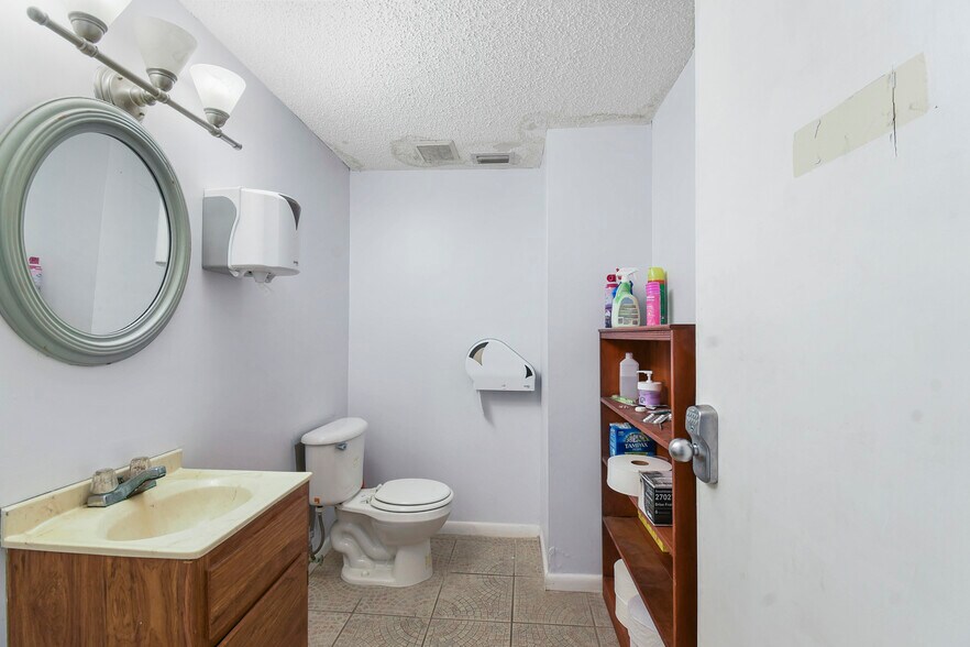 More Photos Of 1324 Mattie St, Saint Augustine Warehouse For Sale