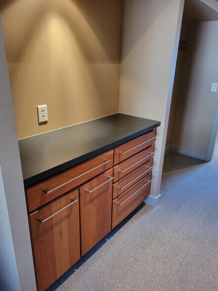 More Photos Of 342 E Main St, Leola Office For Lease