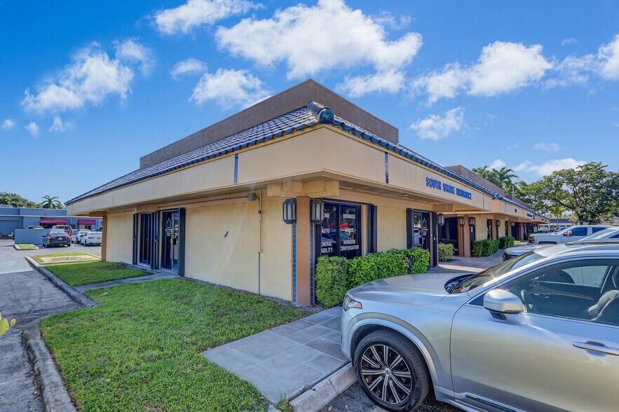 More Photos Of 955 SE Central Pky, Stuart Office For Lease