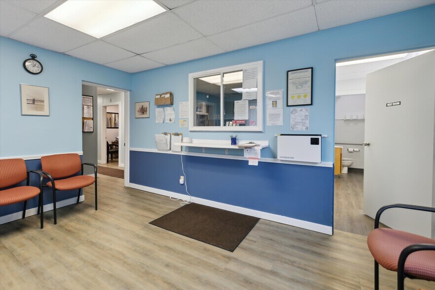More Photos Of 1000 N Johnson St, Bay City Medical For Sale