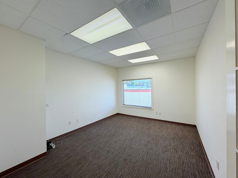 More Photos Of 5011 Argosy Ave, Huntington Beach Loft Creative Space For Sale