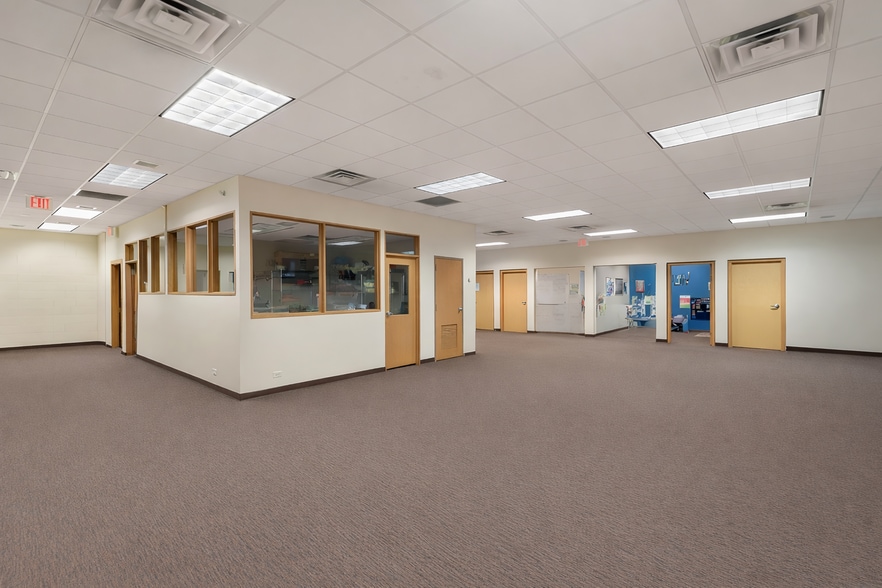 More Photos Of 125 W Exchange Pl, Kalamazoo Medical For Lease