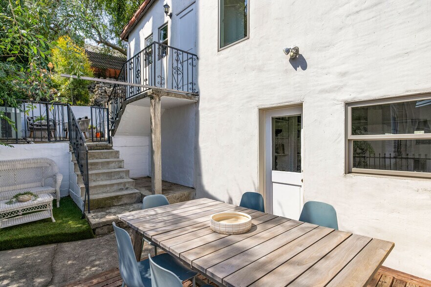 More Photos Of 3700 Arbolada Rd, Los Angeles Apartments For Sale