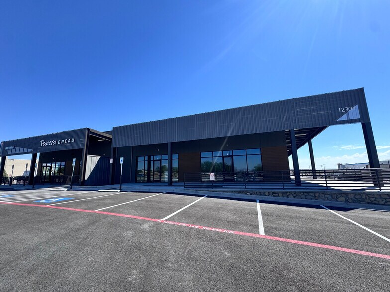 Primary Photo Of 12304 Eastlake Blvd blvd, El Paso Restaurant For Lease