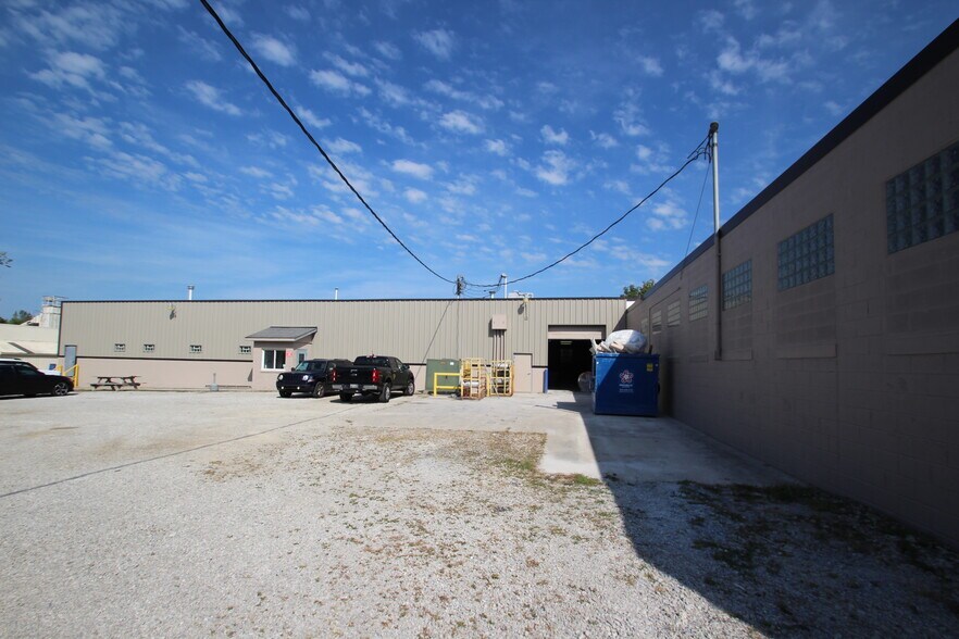 More Photos Of 104 Lee St, Lodi Manufacturing For Sale