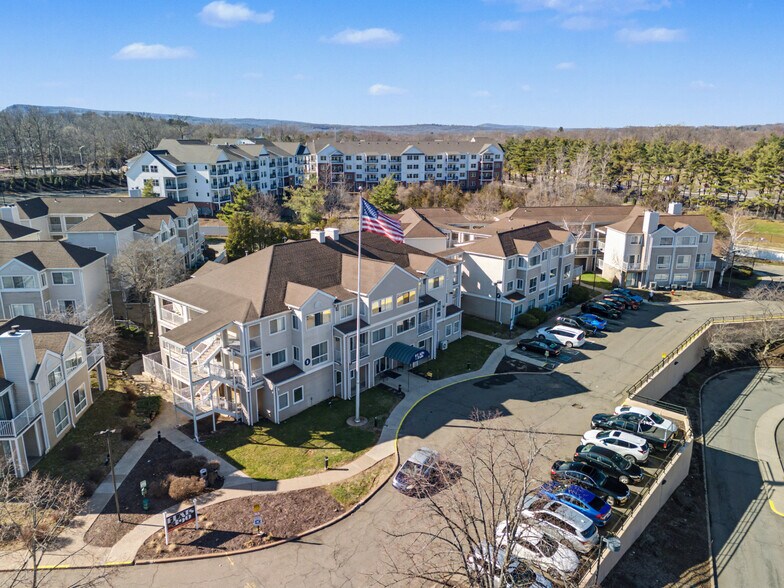 More Photos Of 390 Bee St, Meriden Apartments For Sale