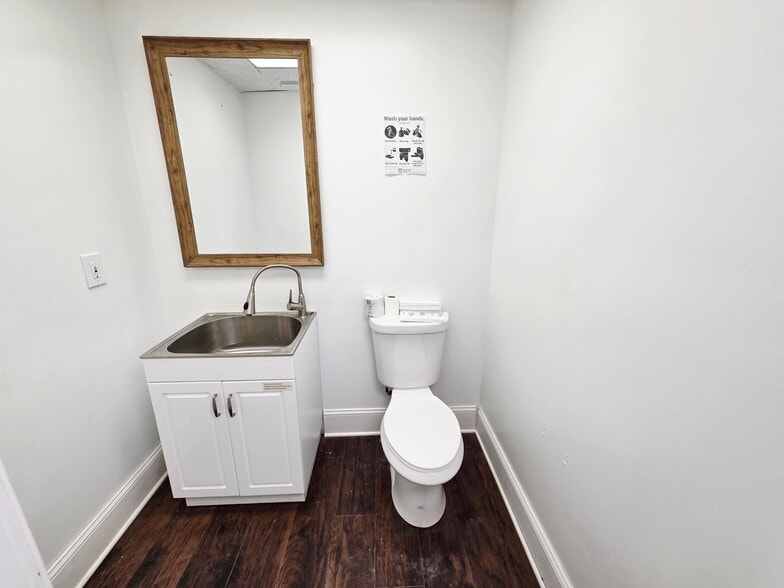 More Photos Of 1302 Broadway, Lorain Storefront Retail Residential For Sale