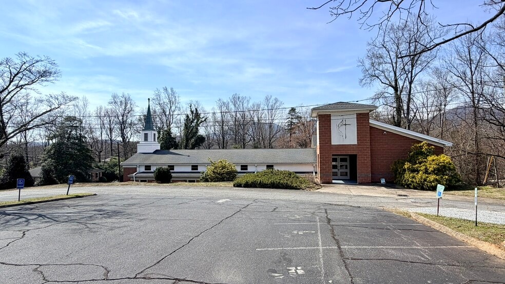 More Photos Of 195 New Market Rd, Tryon Religious Facility For Sale