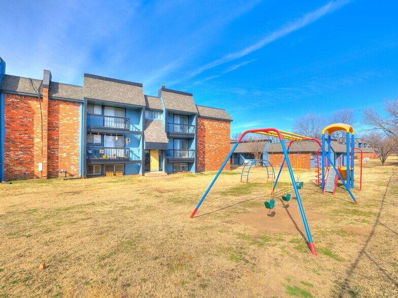 More Photos Of 1311 N Ash Pl, Owasso Apartments For Sale