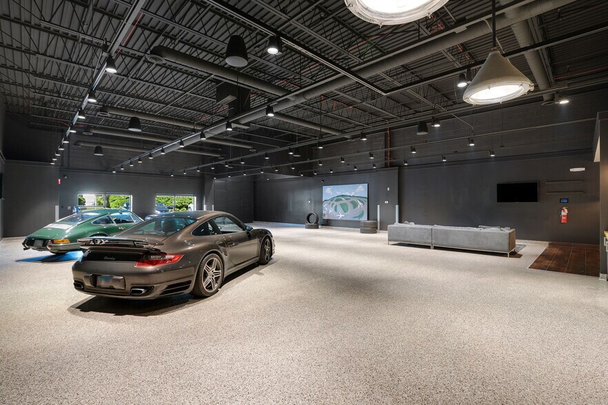 More Photos Of 1180-1198 Heather Dr, Lake Zurich Warehouse For Sale