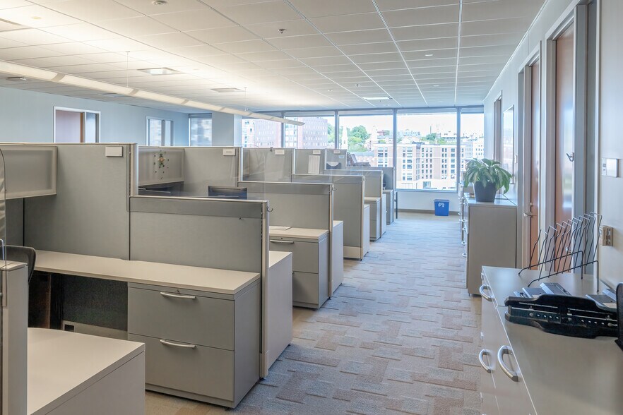 More Photos Of 10 Memorial Blvd, Providence Office For Lease