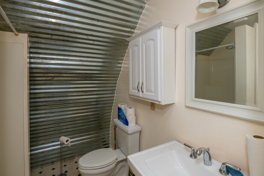 More Photos Of 1600 Roberts Cut Off Rd, Fort Worth Warehouse For Sale