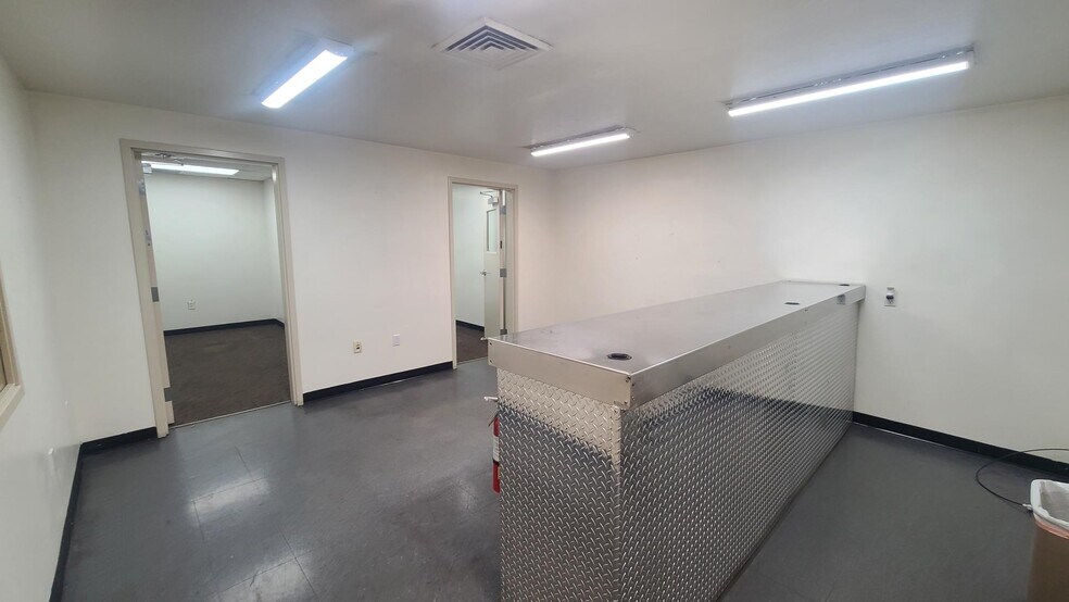 More Photos Of 5114 W 2400 S, Salt Lake City Warehouse For Lease