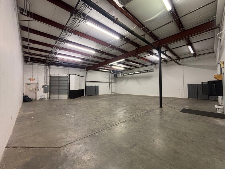 More Photos Of 3650 Patterson Ave, Winston-Salem Light Distribution For Lease