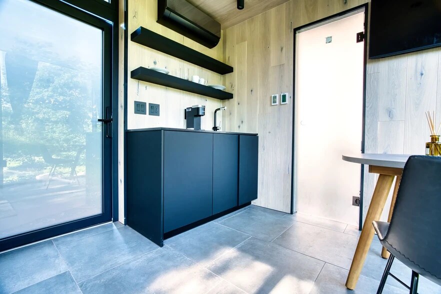 More Photos Of 218 NY-296, Windham Hotel For Sale