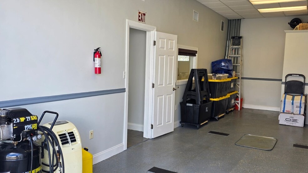 More Photos Of 14055 SW 142nd Ave, Miami Self Storage For Sale