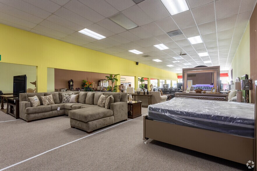 More Photos Of 116 W 6th St, Hanford Freestanding For Sale