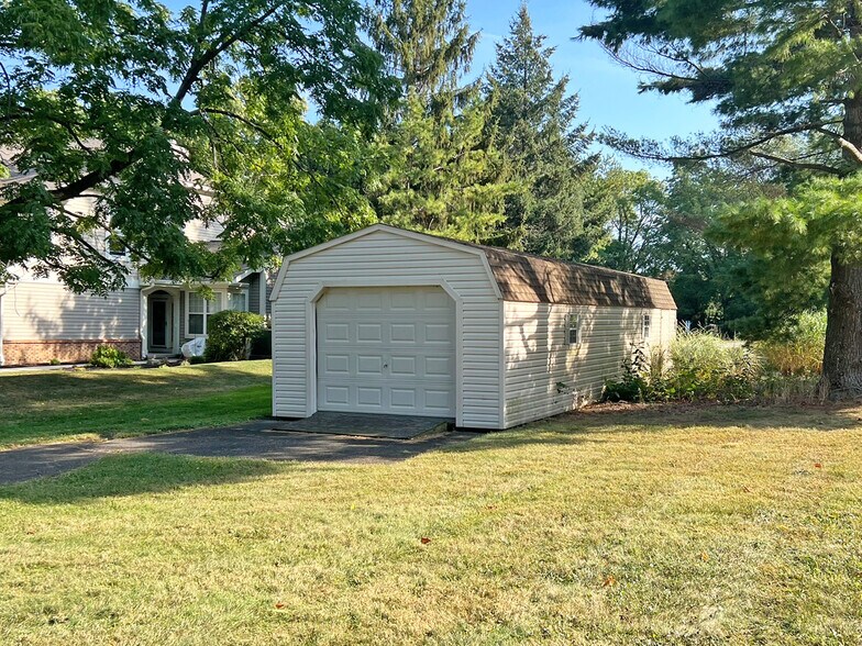 More Photos Of 3250 W Lake Rd, Erie Office For Sale