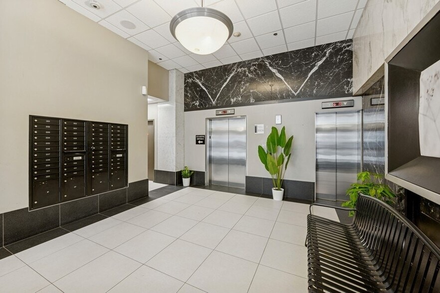 More Photos Of 10 4th St E, Saint Paul Apartments For Lease