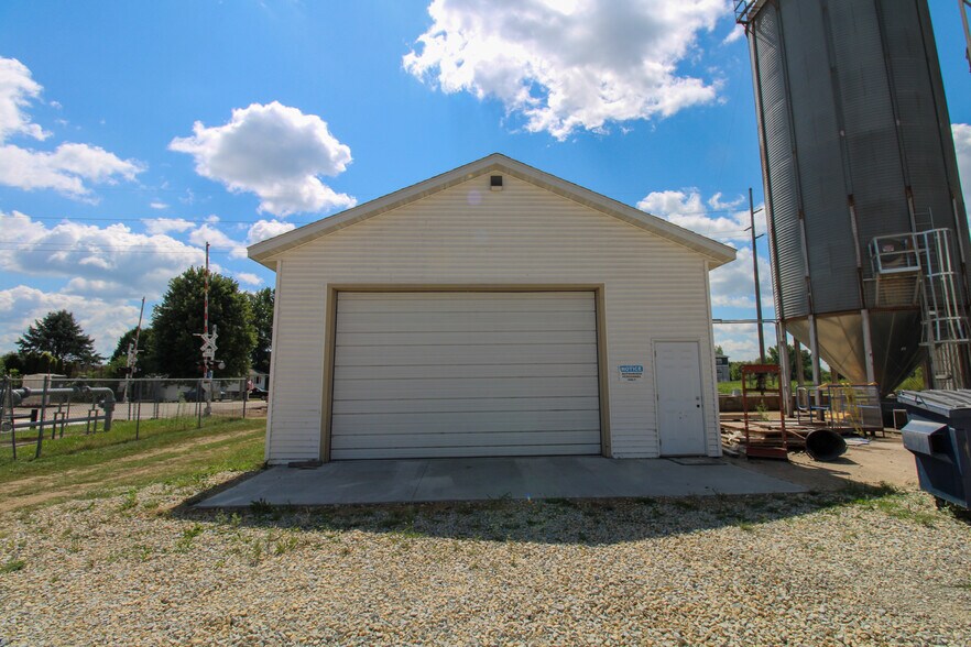 More Photos Of 107 8th Ave SW, Kasson Specialty For Sale