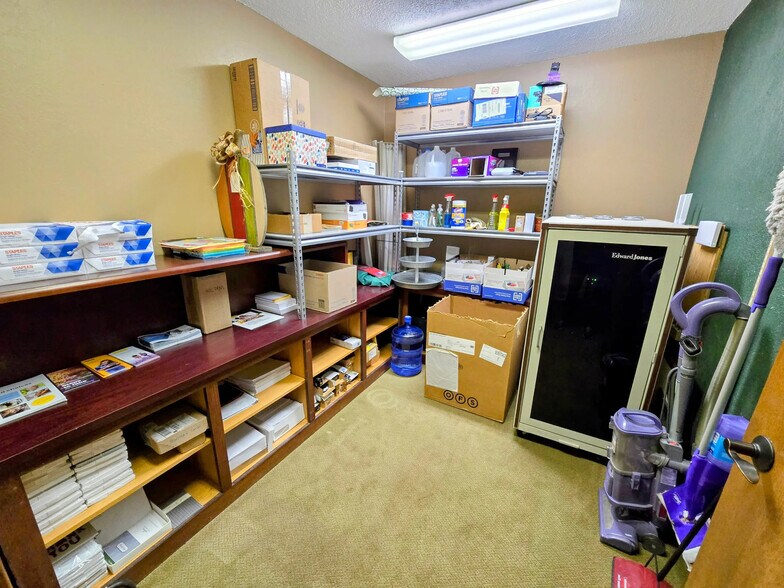 More Photos Of 101 7th St S, Saint James Freestanding For Sale