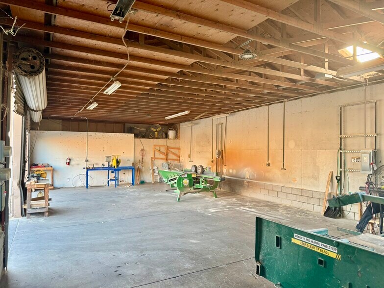 More Photos Of 13664 Whittram Ave, Fontana Specialty For Sale