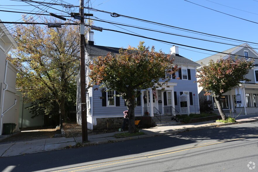 Primary Photo Of 20 Leigh St, Clinton Township Apartments For Sale