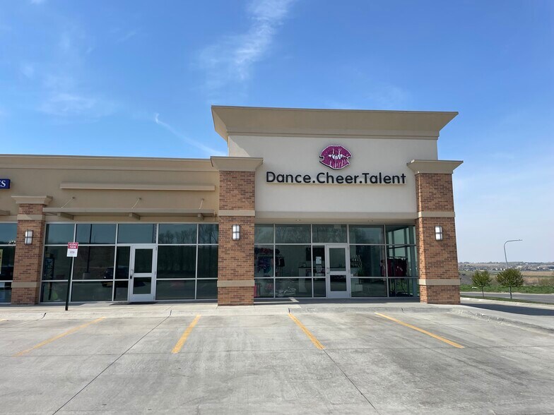 More Photos Of 16049 State Highway 36, Bennington Storefront Retail Office For Lease