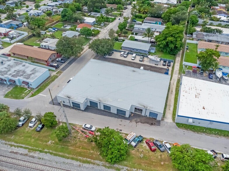 More Photos Of 201-215 SW 21st St, Fort Lauderdale Warehouse For Sale