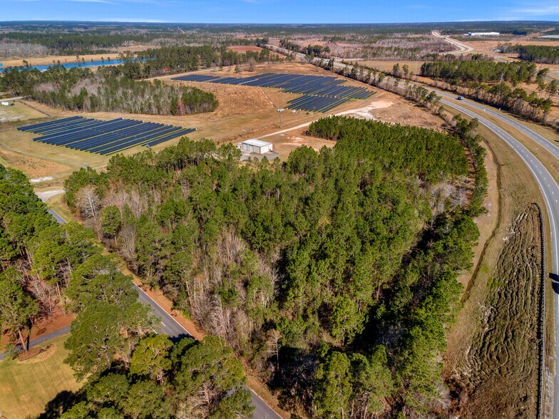 More Photos Of 3464 Albany Ave, Waycross Service For Sale