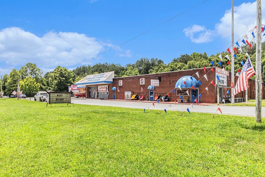 More Photos Of 625 Ocoee St, Copperhill Freestanding For Sale