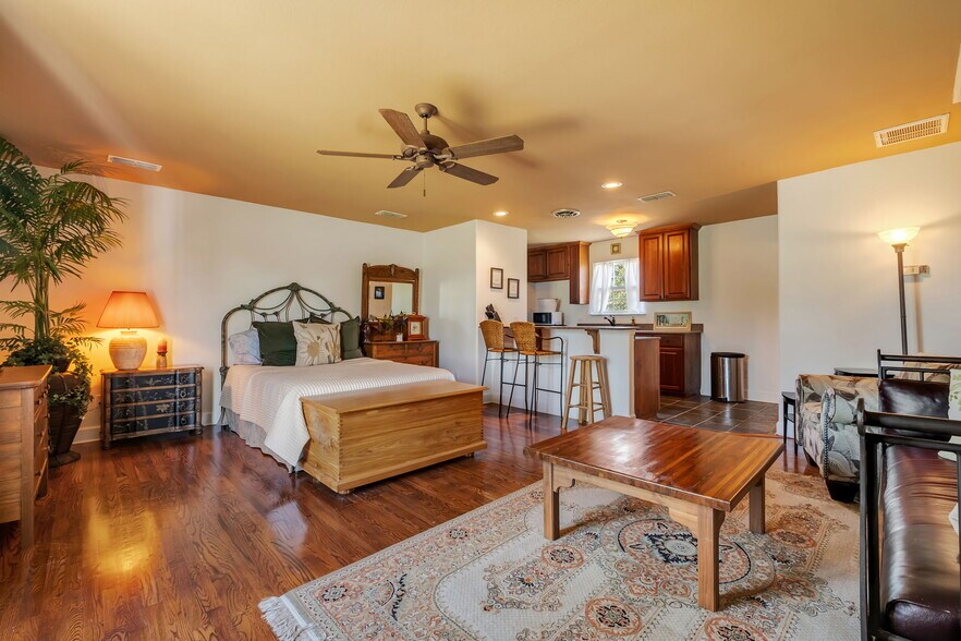 More Photos Of 4004 Golf Course Rd, Perry Lodge Meeting Hall For Sale