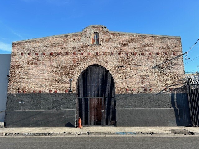 More Photos Of 760 Gladys Ave, Los Angeles Warehouse For Sale