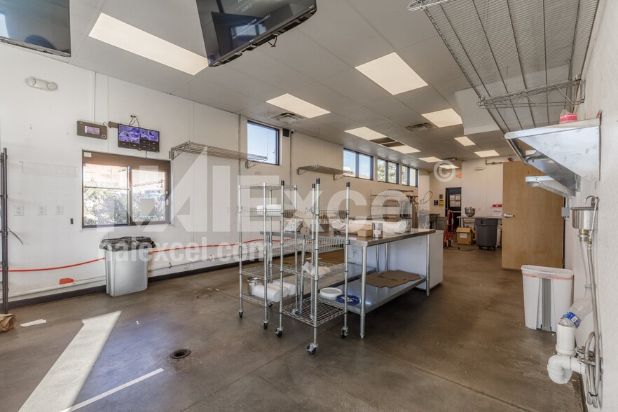 More Photos Of 652 St George blvd, St George Freestanding For Sale