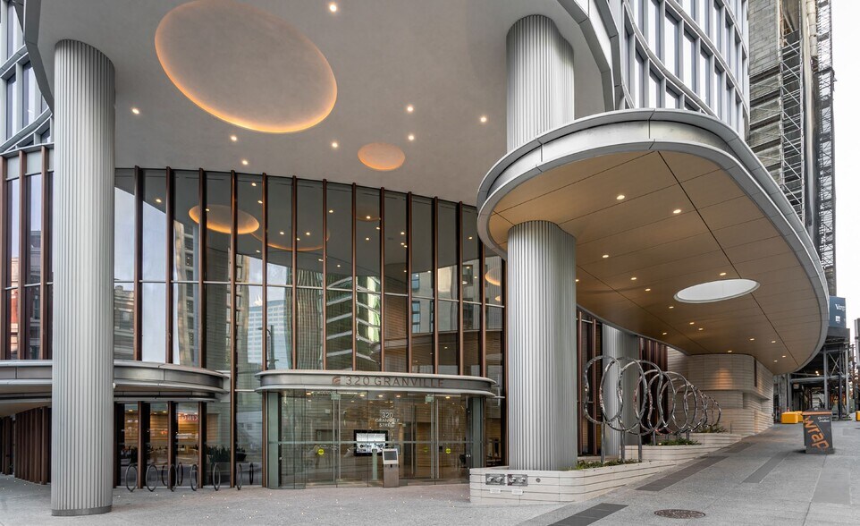 More Photos Of 320 Granville St, Vancouver Office For Sale